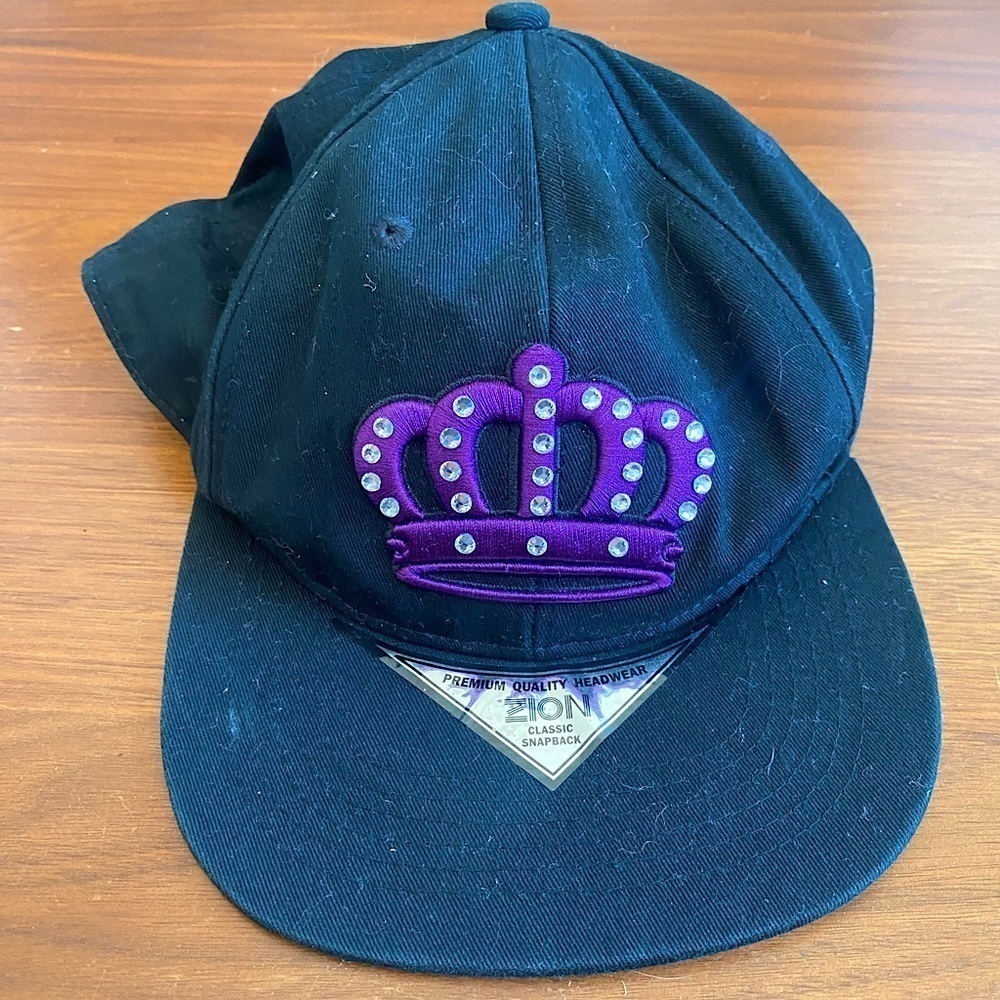 Genuine Merchandise Zion Crowned King Hat